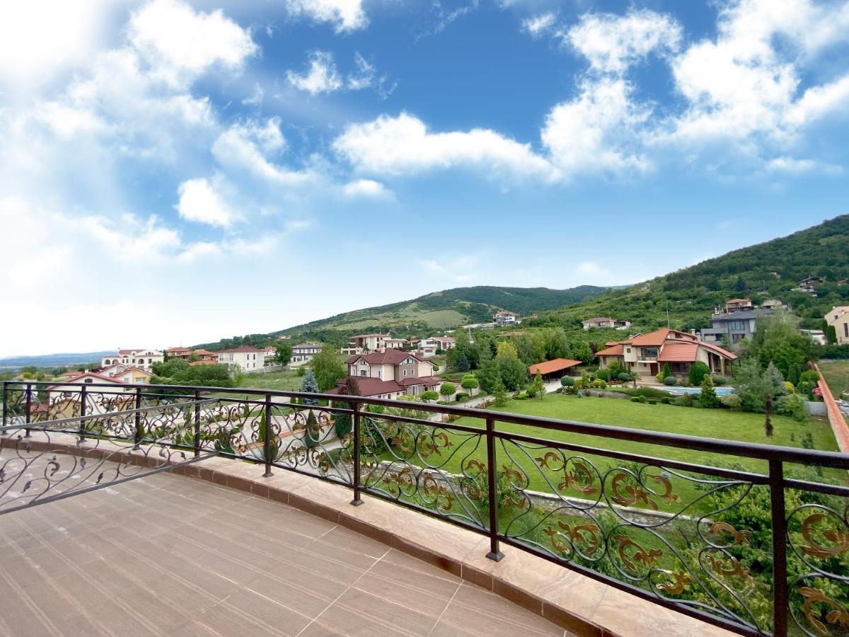 Alchemist Residence Von Goldenburg Belashtitsa Екстер'єр фото