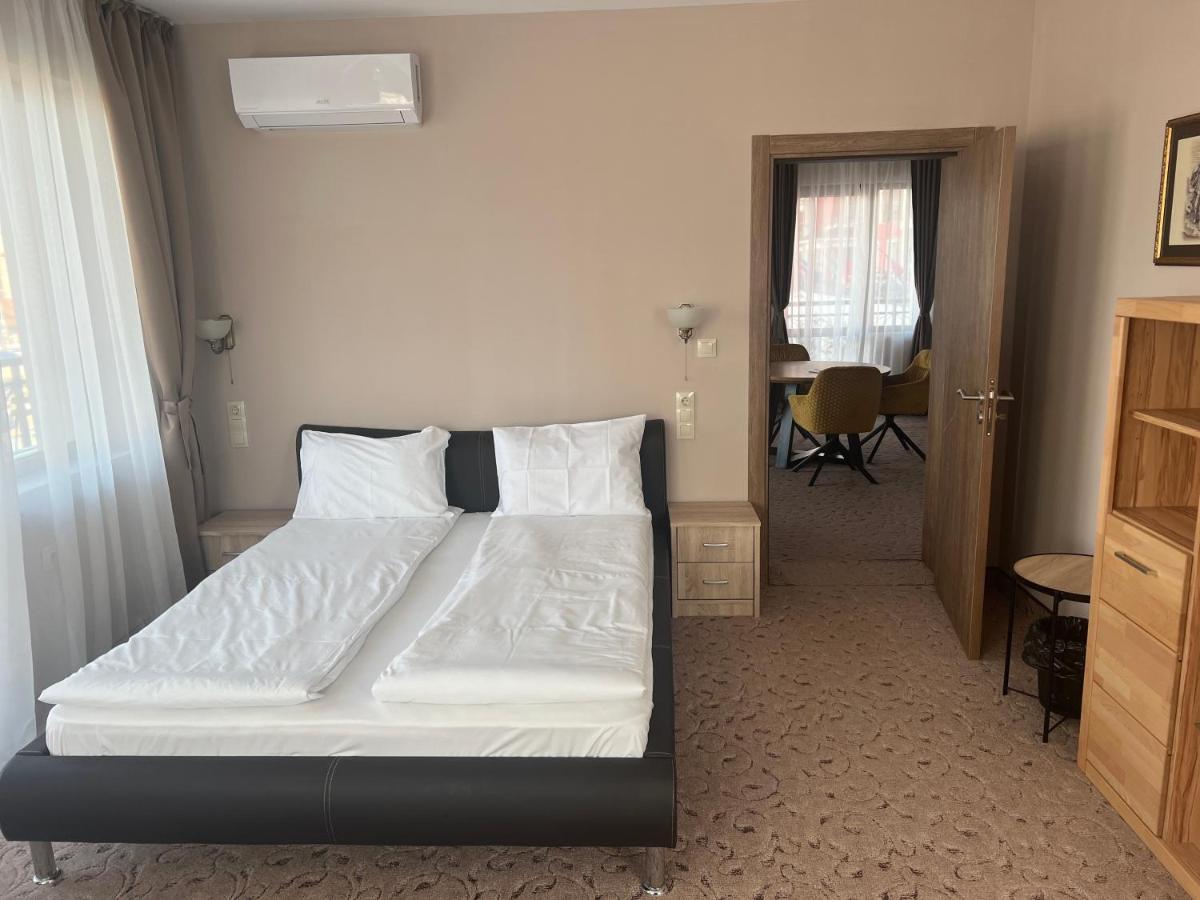 Alchemist Residence Von Goldenburg Belashtitsa Екстер'єр фото