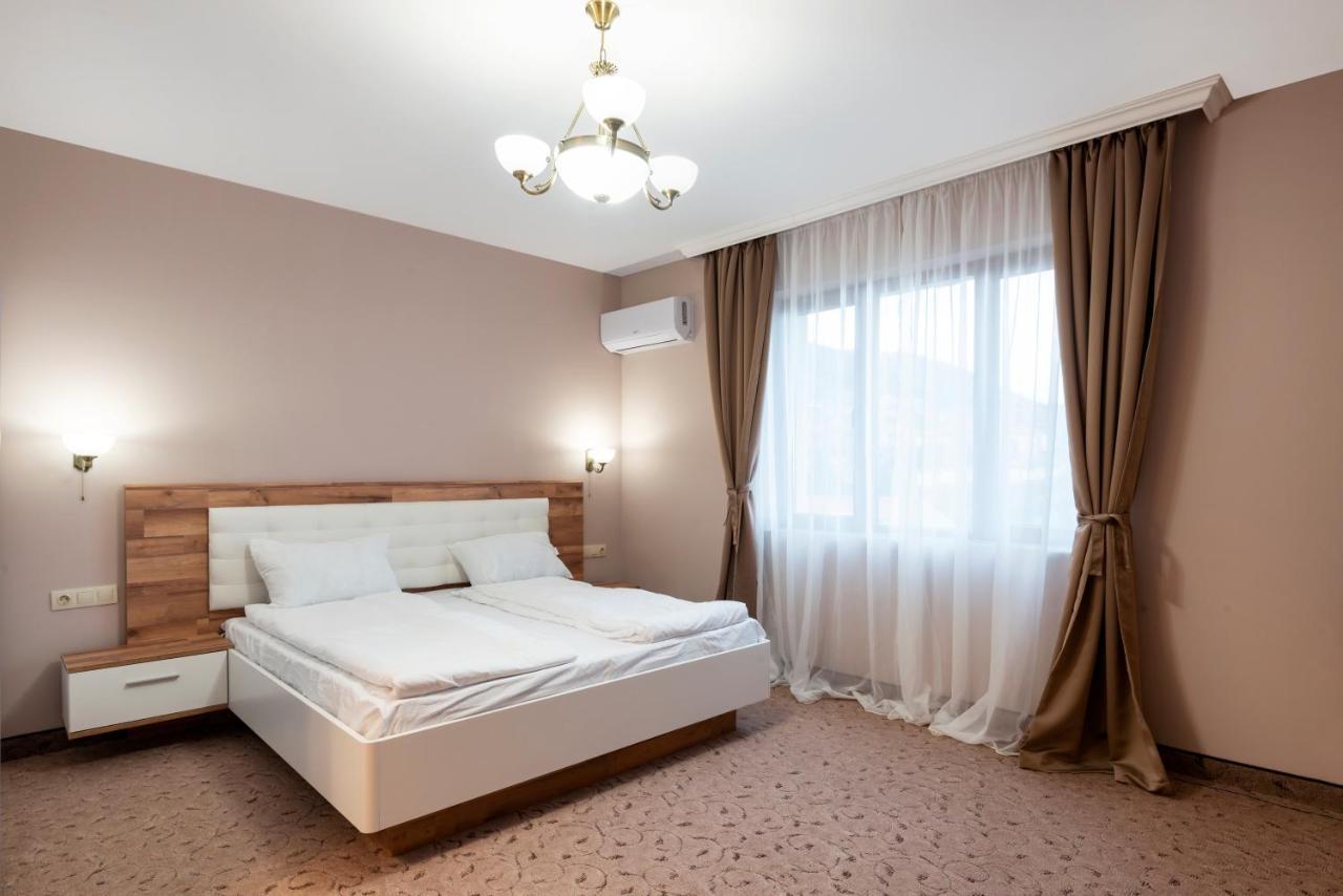 Alchemist Residence Von Goldenburg Belashtitsa Екстер'єр фото