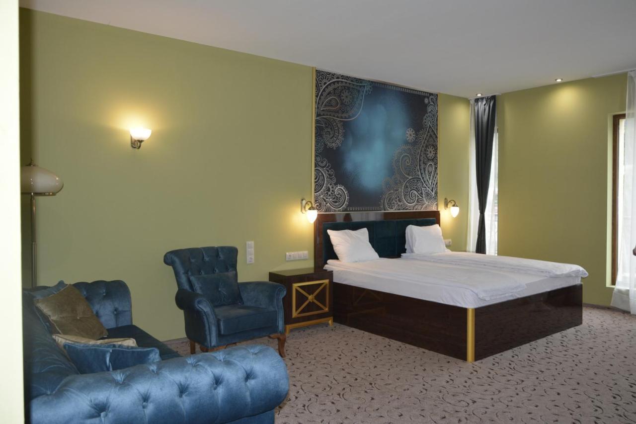 Alchemist Residence Von Goldenburg Belashtitsa Екстер'єр фото